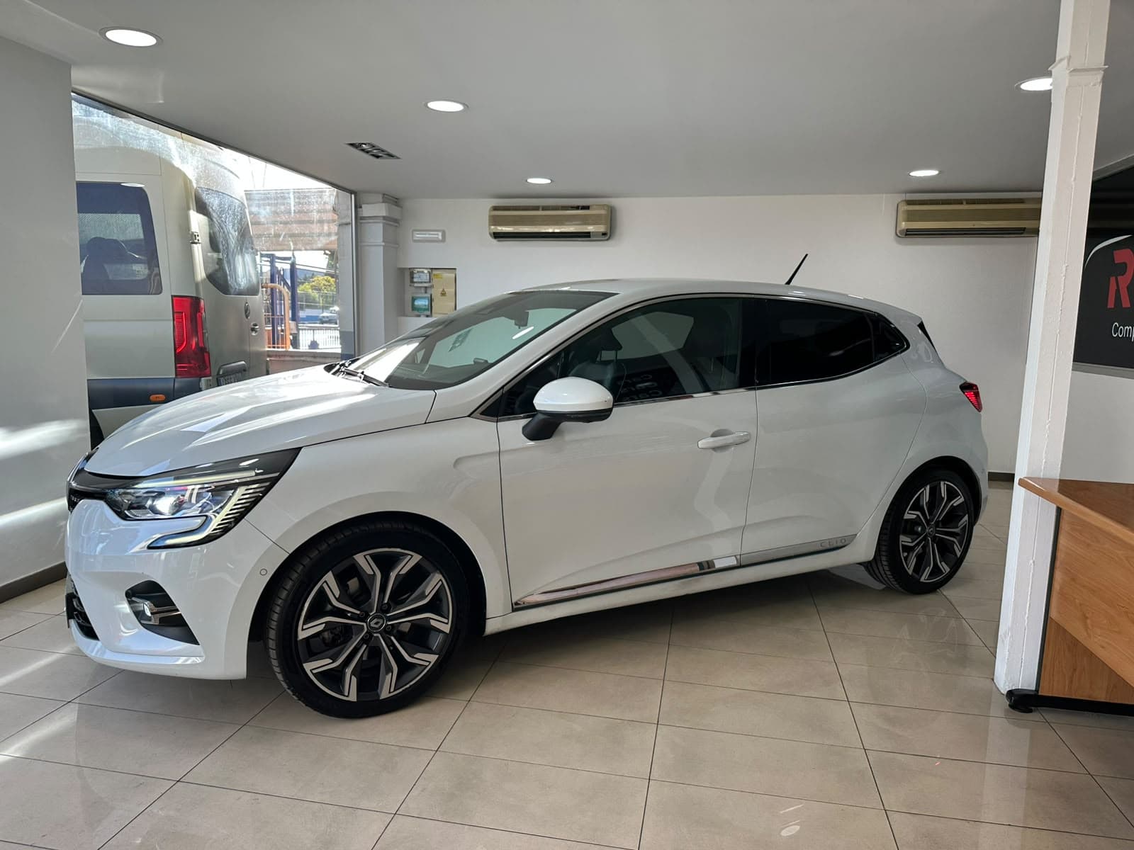 Renault Clio miniatura 3