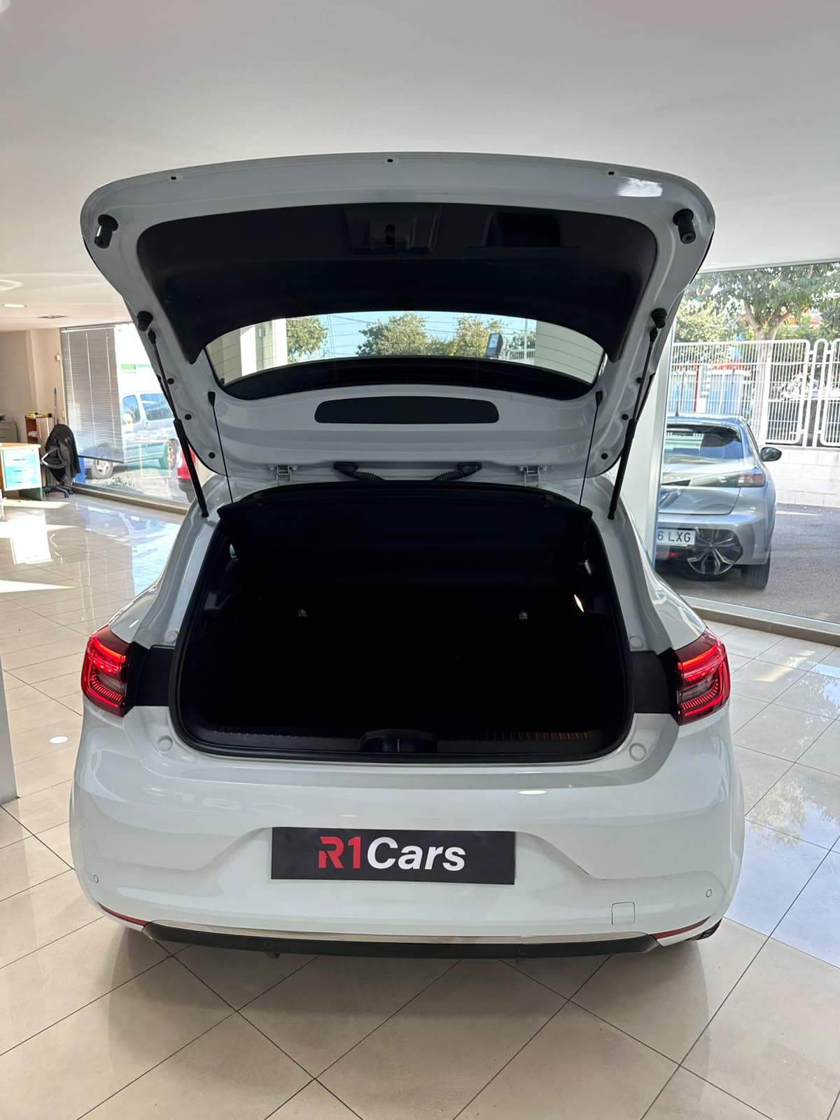 Renault Clio miniatura 5