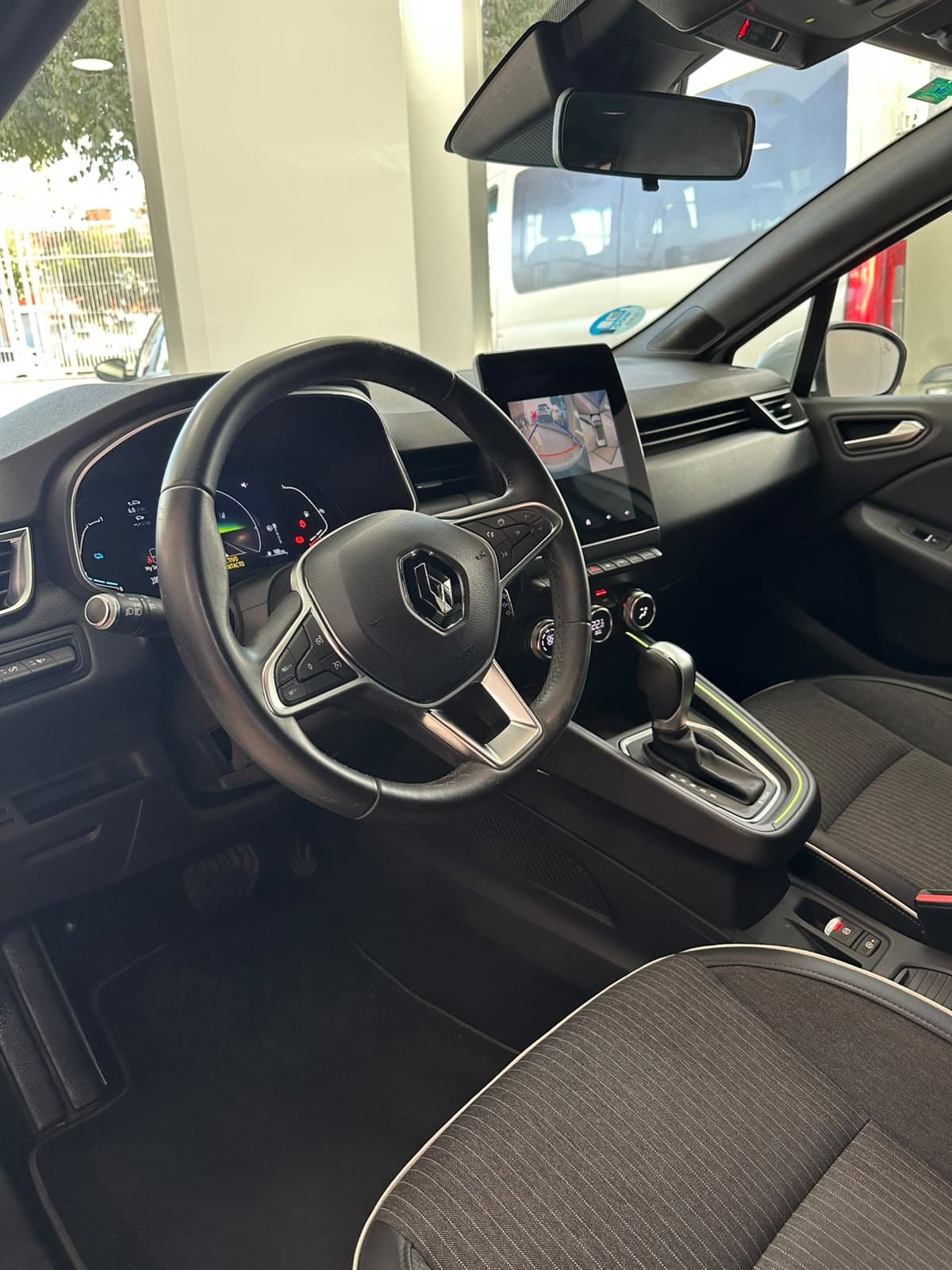 Renault Clio miniatura 6